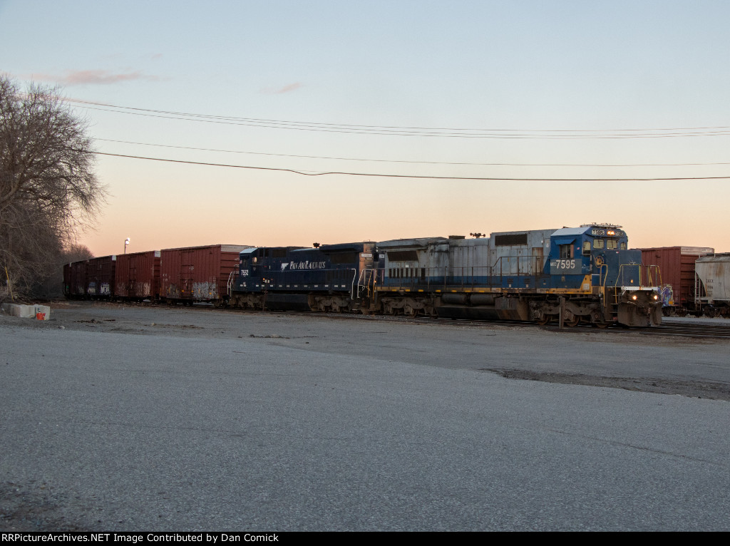 MEC 7595 Leads L071-05 into Waterville Yard